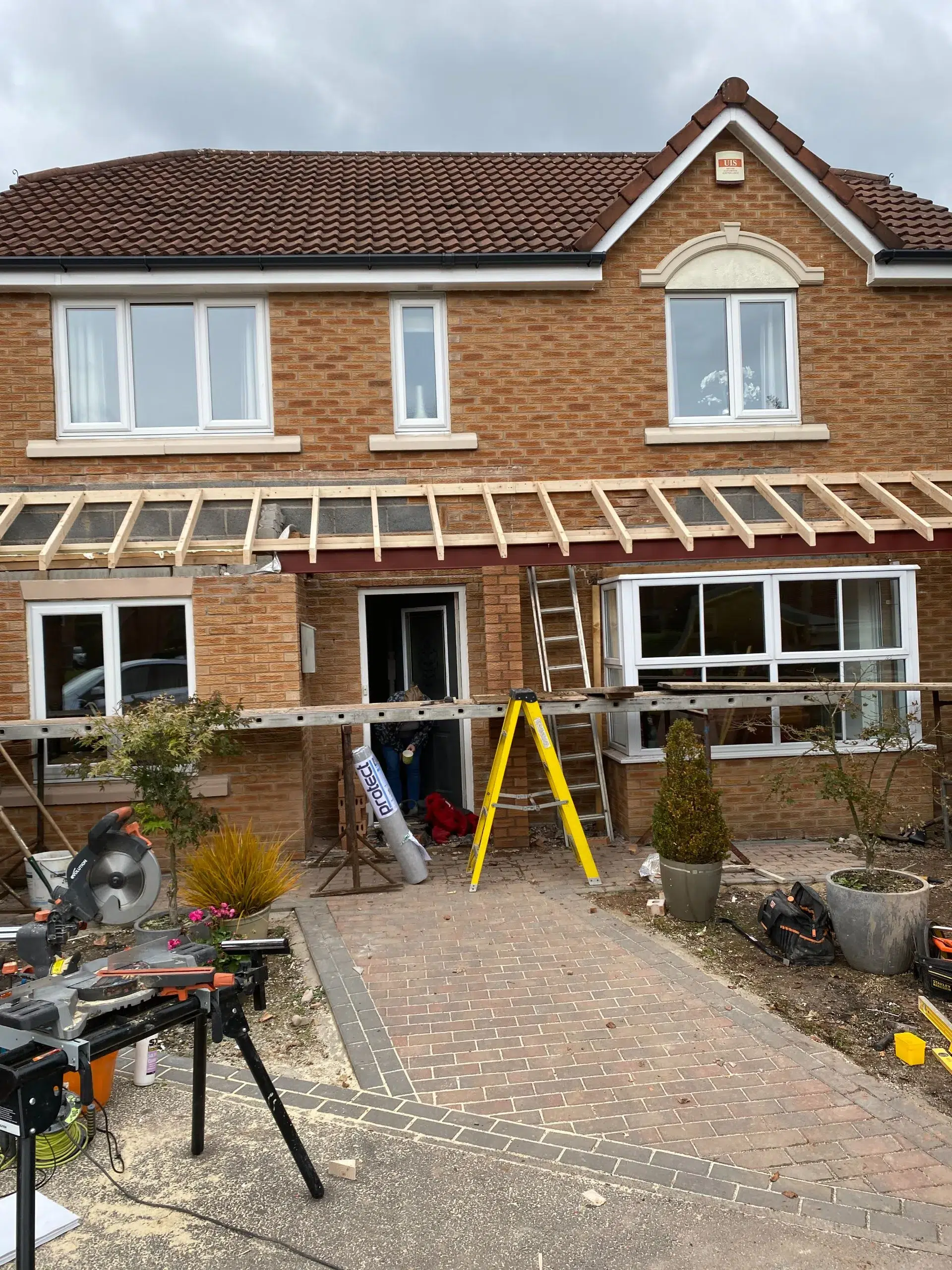 CSG Plastics & Build | Front porch extension